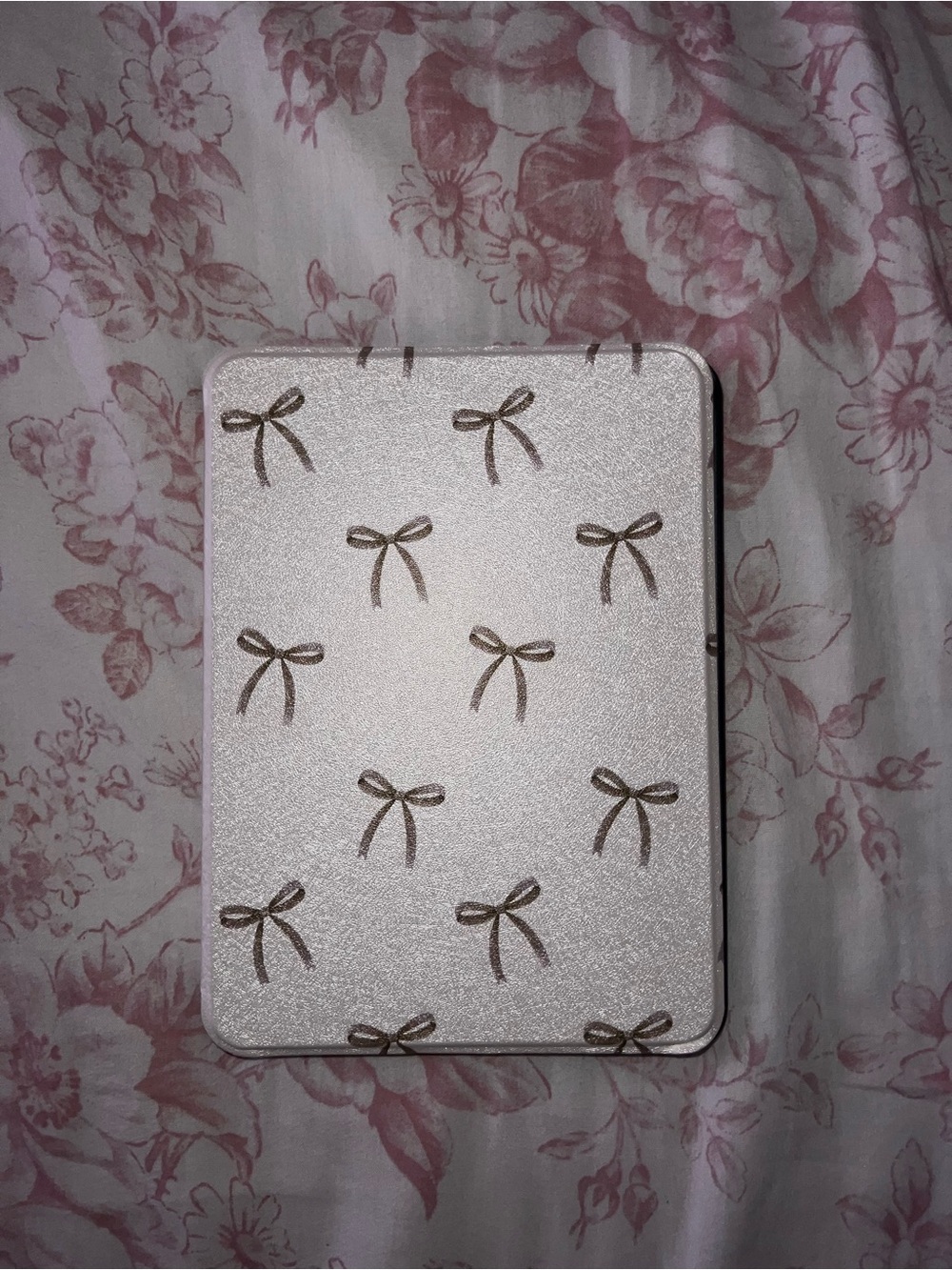 Cream Glitter Bow Kindle Case